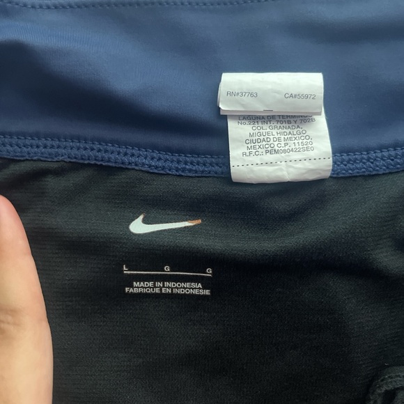 Nike sportswear shorts - Picture 2 of 3